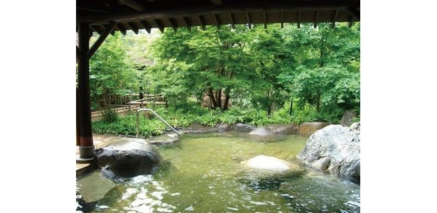 「深沢花園温泉 花湯の森」はまるで庭園のよう！