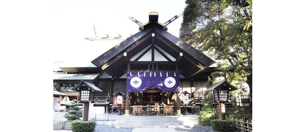 東京大神宮：東京大神宮は、“結び”の働きを司る神様を祀る