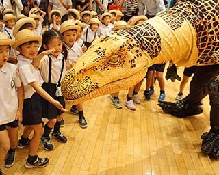 夏休みに、見て・触って・学べる恐竜ショー！岐阜県多治見市で「恐竜どうぶつ園」開催