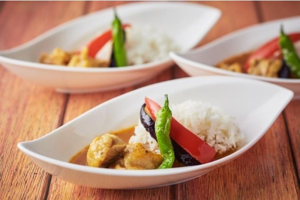 食事のラストはスパイスの効いた本格的なスープカレー