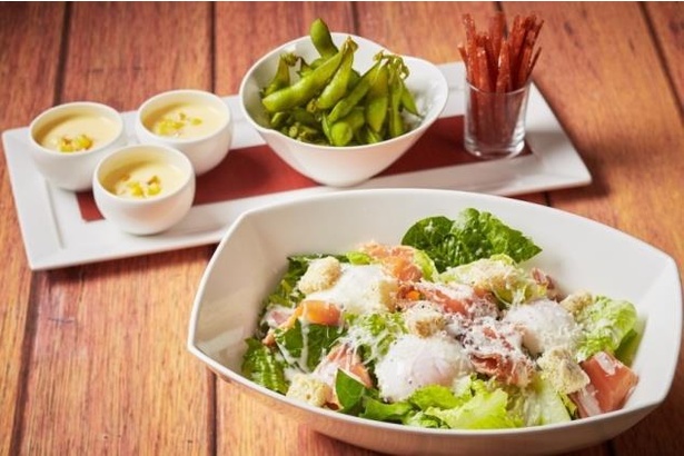 野菜がたっぷりの前菜から料理はスタート