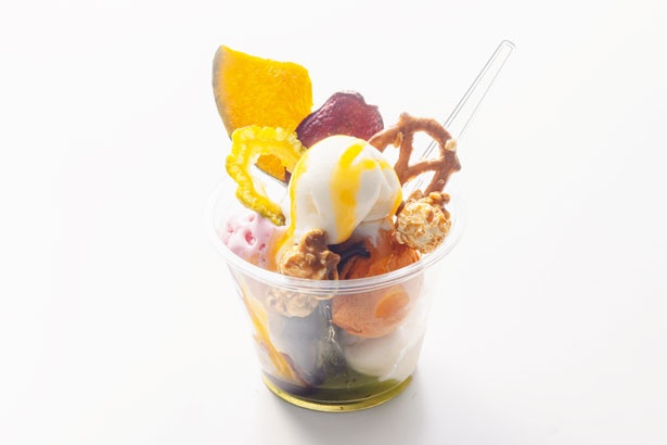 自分スタイルでベジタブルボール＆チップスのアイスクリームパフェ/大阪タカシマヤ 屋上ビアガーデン