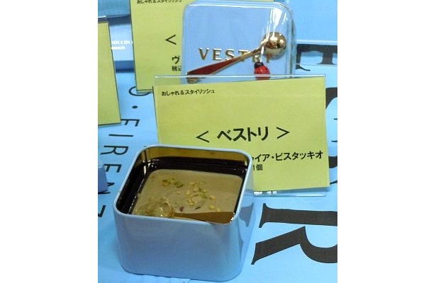 「ベストリ」からはスプーンですくって食べるタイプのチョコが発売されている
