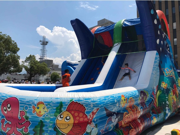 子供達も大喜びの大型ウォータースライダーが登場