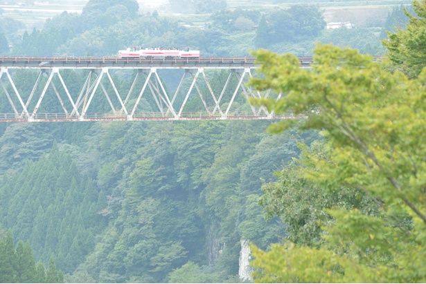 高千穂あまてらす鉄道 / 高千穂駅から天岩戸駅を通過し、旅のメインの高千穂鉄橋へ。風速10m以上の場合は手前で折り返しになるので注意