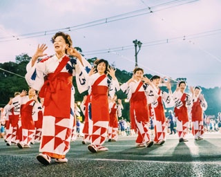 南国の暑い夏に市民が舞い踊る！熊本県熊本市で「第42回火の国まつり」開催