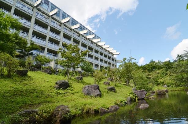 国立公園内に位置する豊かな自然環境の中にある本格リゾート「大江戸温泉物語 日光霧降」