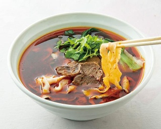 辛さと牛の旨味がマッチ！福岡で食べられる本格“牛肉麺”2選