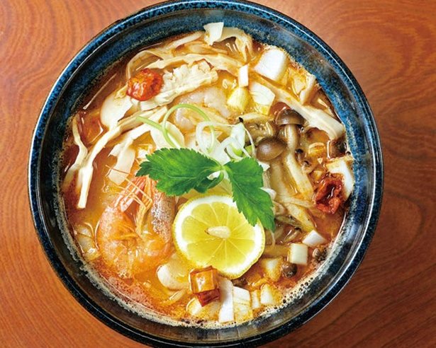 「トムヤム的なTaiラーメン」(880円) / 鯛らーめん 穂と花