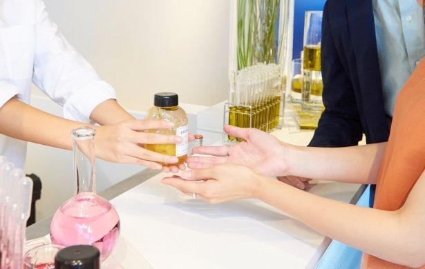ほうじ茶ミルクティ×杏仁豆腐、甘酒×ジンジャーゼリーなど、これまでにない意外な組み合わせのドリンクが楽しめる