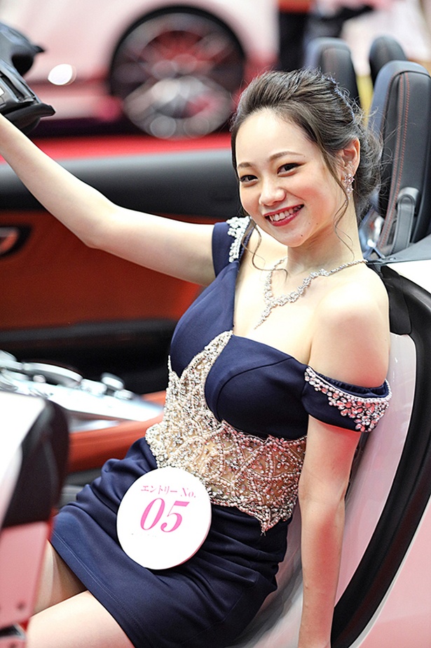 「メガスーパーカーモーターショー2019inマリンメッセ福岡」で見つけた美女