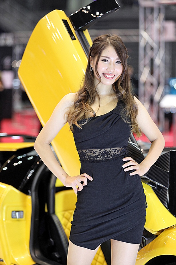 「メガスーパーカーモーターショー2019inマリンメッセ福岡」で見つけた美女