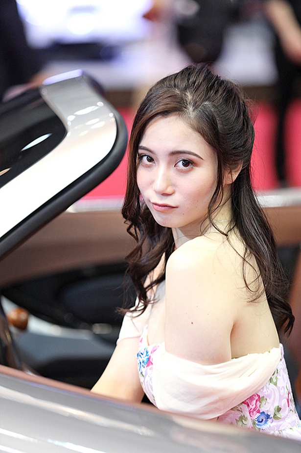 「メガスーパーカーモーターショー2019inマリンメッセ福岡」で見つけた美女