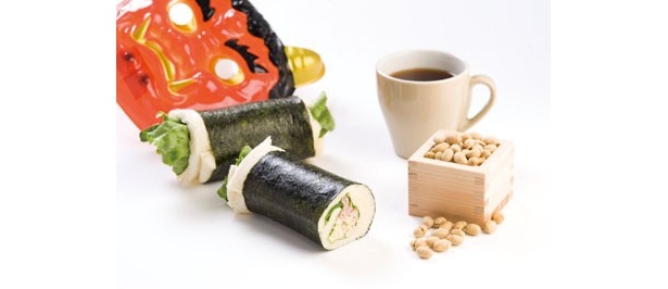 7種の具を食パン、ノリで巻き上げた太巻そっくりの見た目！　ヴィ・ド・フランスの｢恵方巻サンド｣(280円)