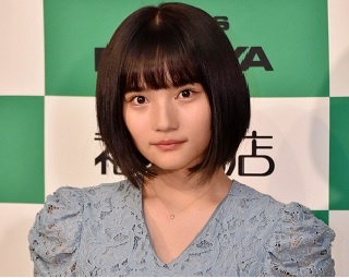 AKB48 矢作萌夏「16歳の萌ちゃんがとっても詰まっているピチピチな、フレッシュな初めての写真集です」