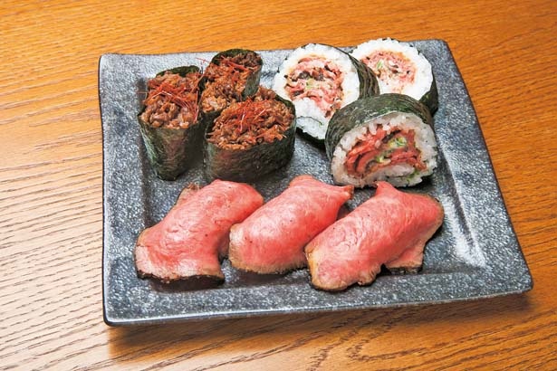 国産牛肉寿司定食(1190円)。にぎり、軍艦、巻き寿司が3貫ずつで、それぞれ味付けを変えて提供。にゅうめん付き/佰食屋肉寿司専科