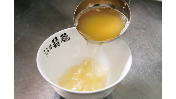 甘味と香りが増し、進化したスープに注目 / らぁ麺 飛鶏