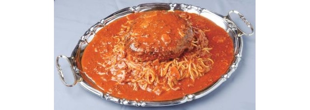 「パスタ・定食 みむら」(岐阜・恵那)の「ギガミート」(2000円)