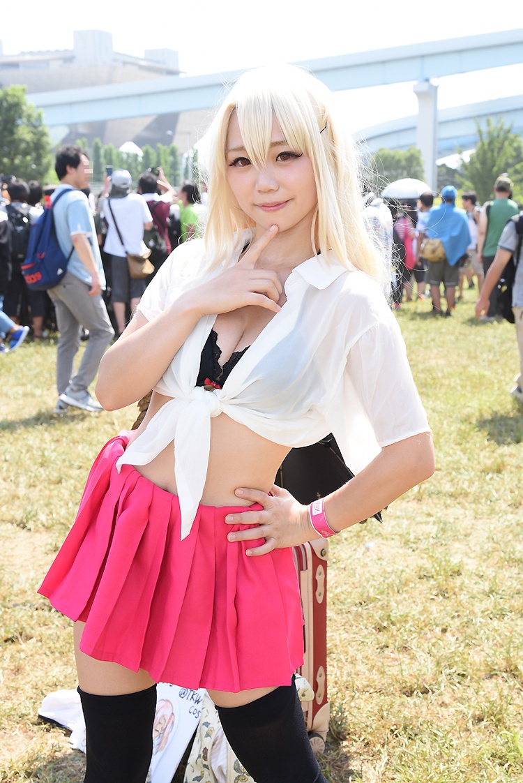 「Fate/kaleid liner プリズマ☆イリヤ」のイリヤスフィール・フォン・アインツベルンに扮する松谷琉優さん