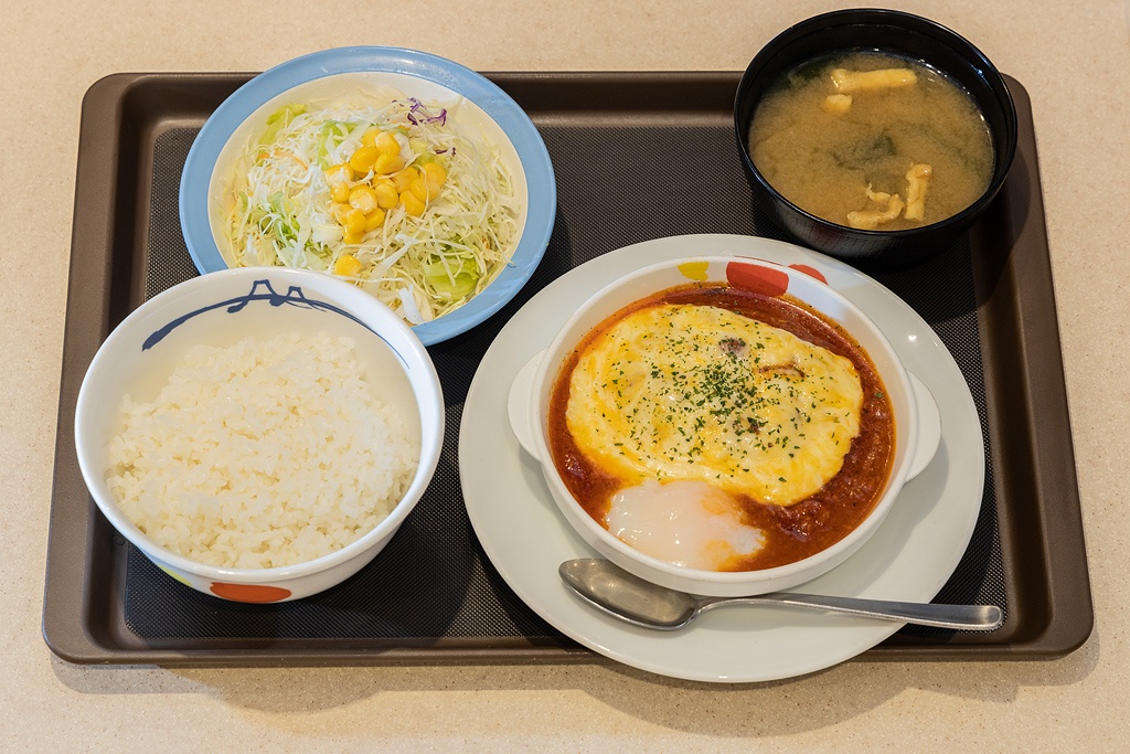 女性に大人気の期間限定メニュー うまトマハンバーグ定食 が今年も登場 新作を早速食べてみた はじめて松屋でひとりごはん ほぼ週刊 ソロ松 ウォーカープラス