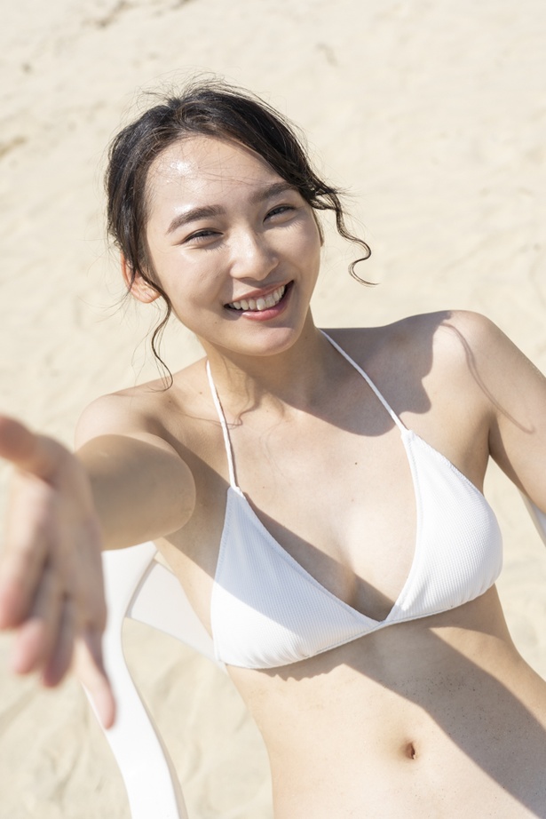 待望の初水着を披露！福岡期待の19才・岩田羽伽