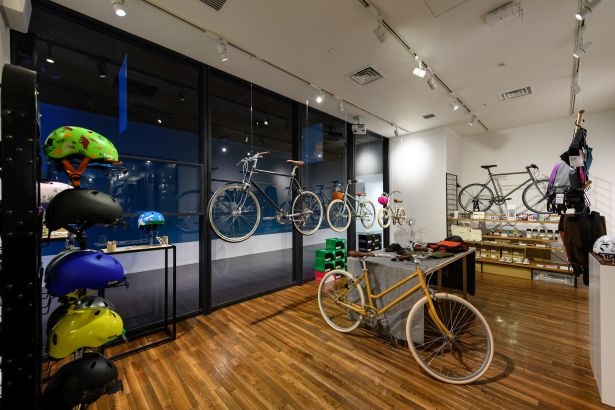 「aiiima1・2」の「REroute！-いつもの道を旅にする-」には、自転車の立体的な展示も