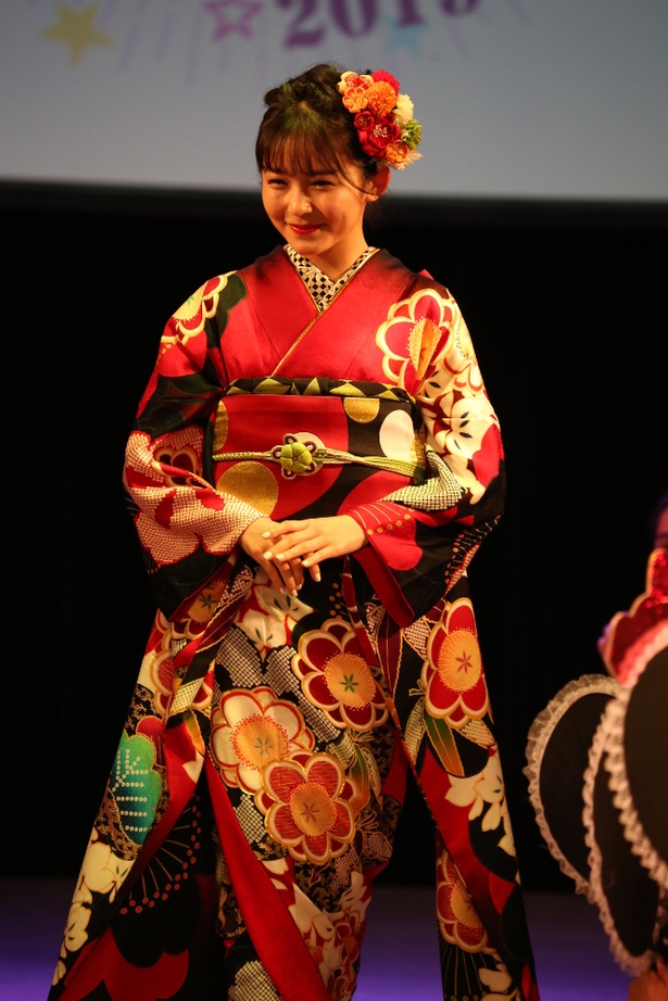 久間田琳加さんがデザイン＆プロデュースした振袖を着てファンに初披露