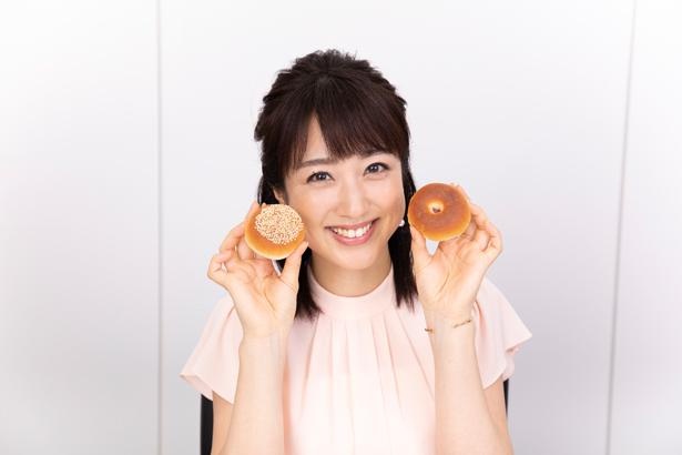 【写真】両手にあんパン、テンションMAXの川田裕美アナ