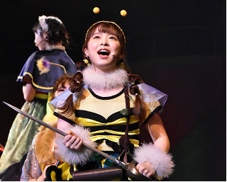 AKB48 チーム8 単独公演「Bee School」倉野尾成美「心を刺激するような感情をもってもらいたい」