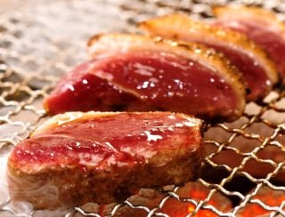 秋の牛角にプチ贅沢なフレンチメニュー登場！ 鴨やトリュフ、チーズをワインと楽しもう