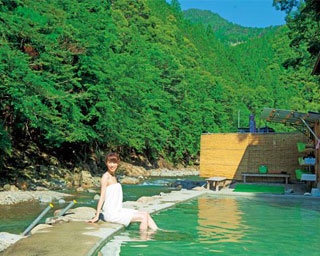 絶景と一緒に！観光スポットにほど近い関西の露天風呂8選