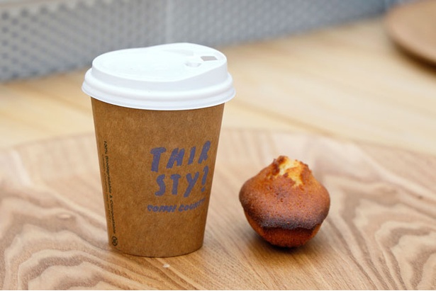 Stock / イートインカウンターやルーフトップで、コーヒーと焼き菓子片手にちょっとしたティータイムもおすすめ