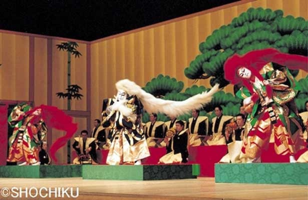 ｢連獅子」クライマックスの毛振り。動きや音も臨場感たっぷり