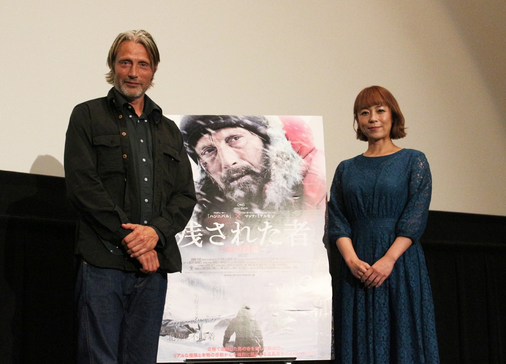 スペシャルゲストとして女優の佐藤仁美が登場