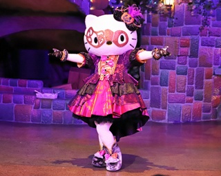 サンリオピューロランドでハロウィン開幕！新作パレートや“最恐”シアターをレポート