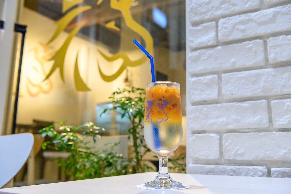 紅茶のエスプレッソをソーダとシロップで割った「ティーソーダ」(税抜500円〜)