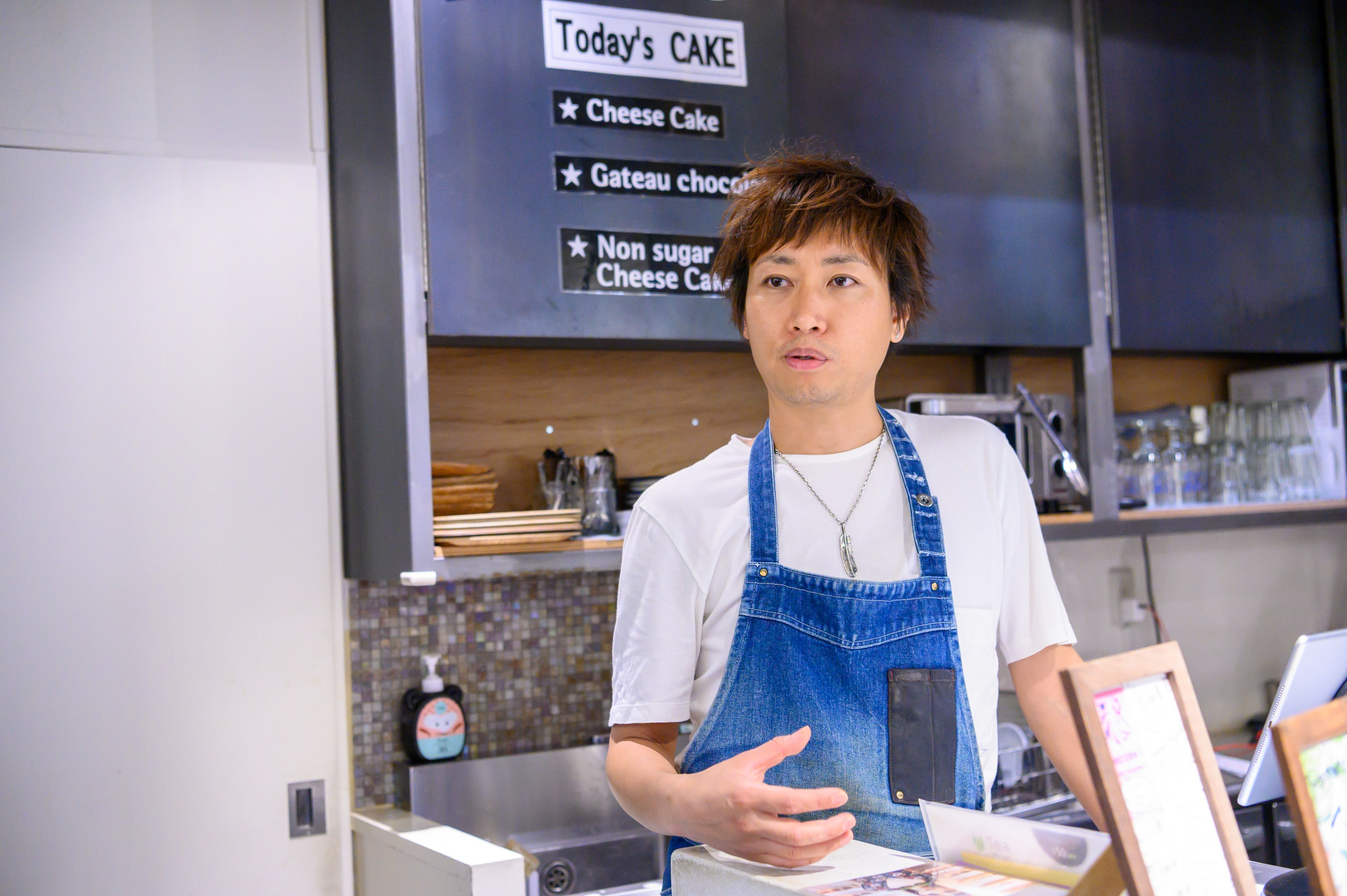 「自分の店を持ちたい」という想いから三宮本通商店街に店を構えたと話す木村さん