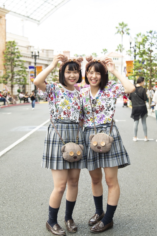 黒髪ボブから全身おそろ！ みーちゃん(左)、るーちゃん(右)