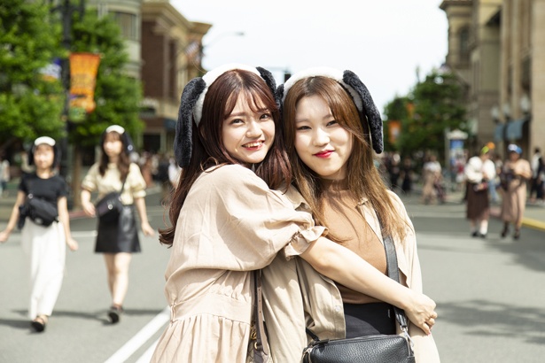 ラブリー×クール美女、しいちゃん(左)、あっちゃん(右)