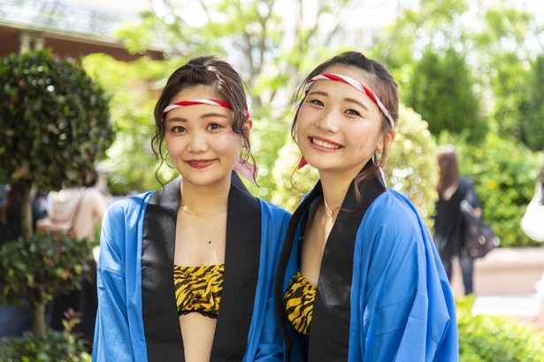 パークで1番のセクシー仮装、にしちゃん(左)、こんちゃん(右)