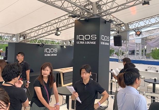 IQOS ULTRA LOUNGE内の様子