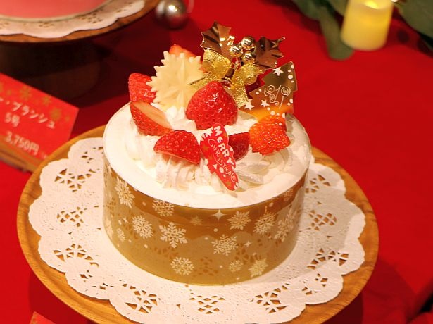 こだわりが詰まった香取慎吾監修の「SHINGO to クリスマス！いちごとプリンのおいし～い！ショートケーキ」(2980円)