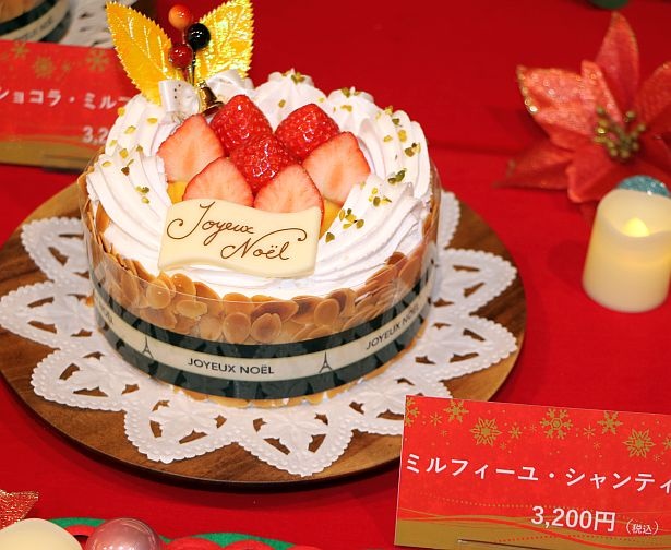サクサクのパイ生地が楽しめる「ミルフィーユ・シャンティ」(3200円)は10年以上のロングセラー商品