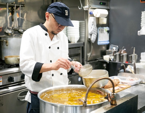 中華そば 月光軒 / 店主の望月学さんは、海外でのラーメン店の立ち上げを依頼される凄腕