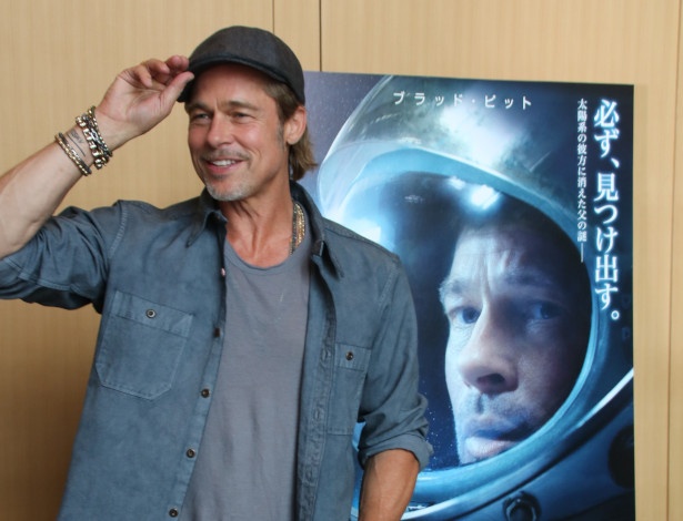 【写真を見る】屈託ない笑顔を見せるブラッド・ピット
