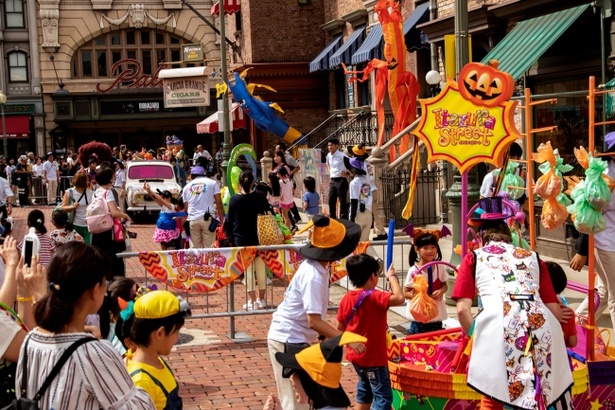 USJのハロウィーンに初登場した「イタズラ・ストリート」。思う存分イタズラを楽しめる