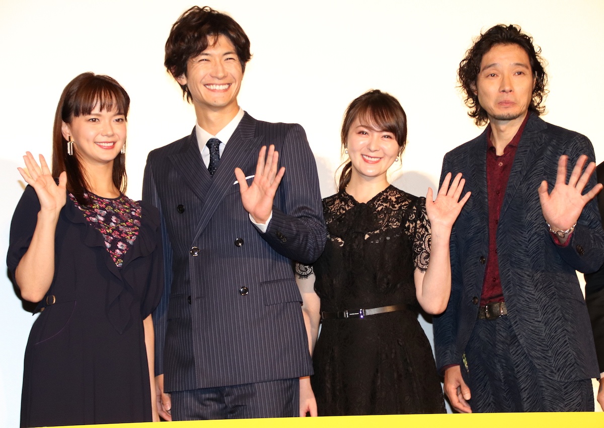 斉藤和義の生歌披露に会場からも大歓声!