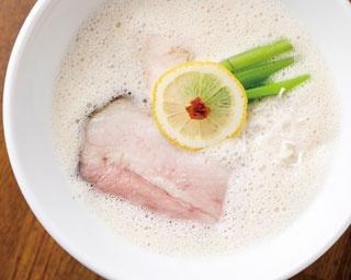 ＜ラーメンWalker九州初掲載＞ 涙が出るほど旨い“感涙らぁめん” 福岡県那珂川市・御忍び麺処 nakamuLab.編