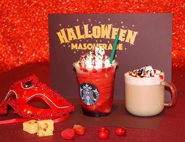 真っ赤 妖しげ スタバの ハロウィン レッド ナイト フラペチーノ