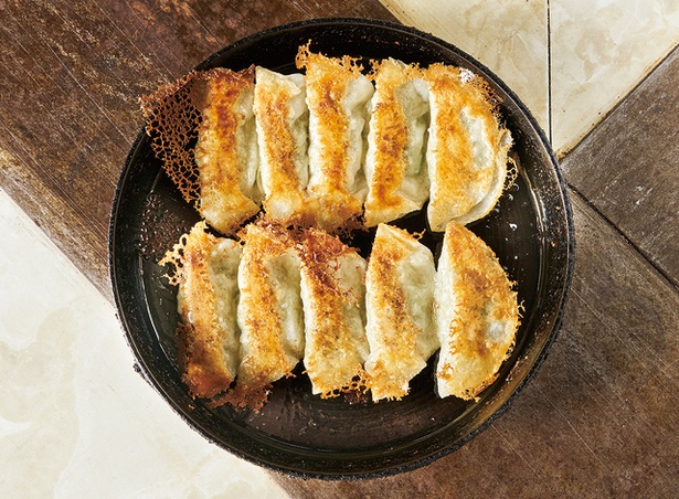 ぎょうざ 鉄なべ / 焼ぎょうざ10個400円